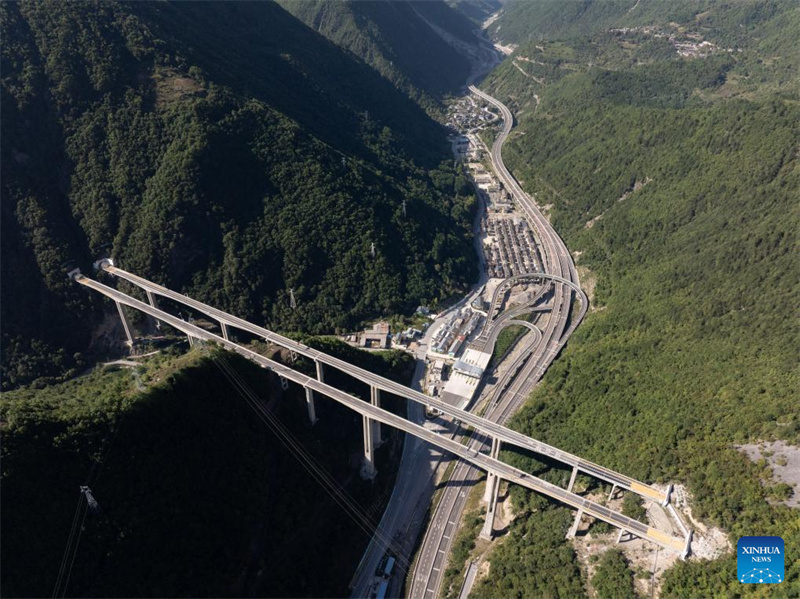 China: via expressa liga Vale de Jiuzhai a patrimônio da UNESCO