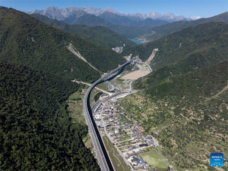 China: via expressa liga Vale de Jiuzhai a patrimônio da UNESCO