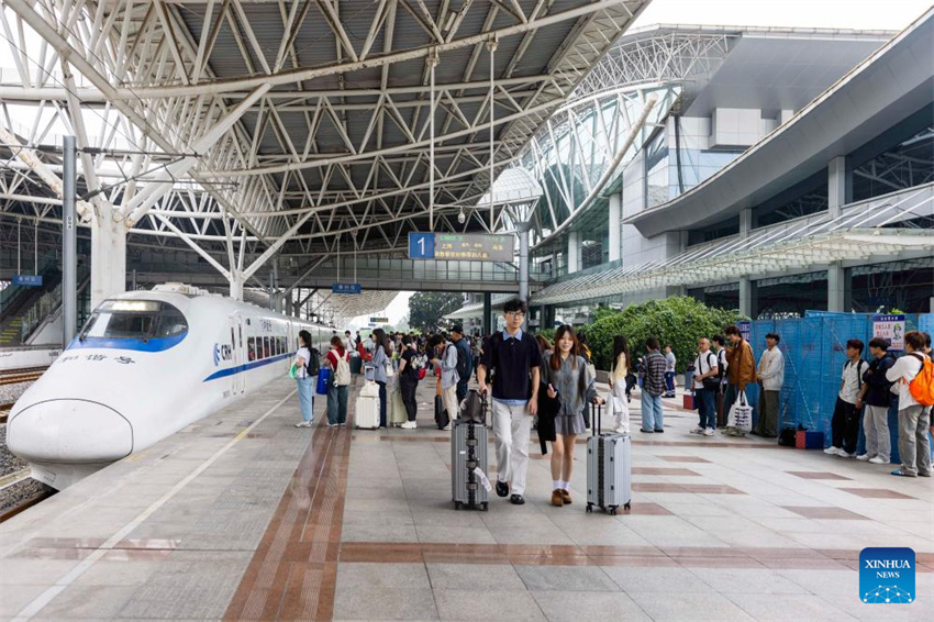 China inicia alta temporada de viagens para feriado do Dia Nacional