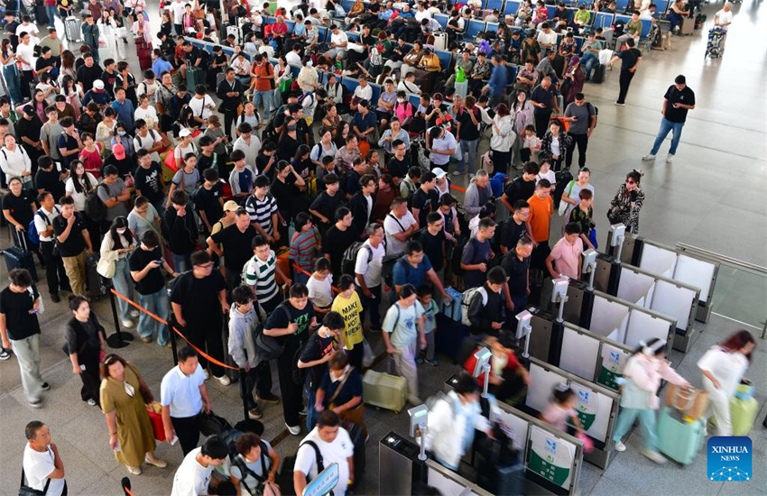China inicia alta temporada de viagens para feriado do Dia Nacional