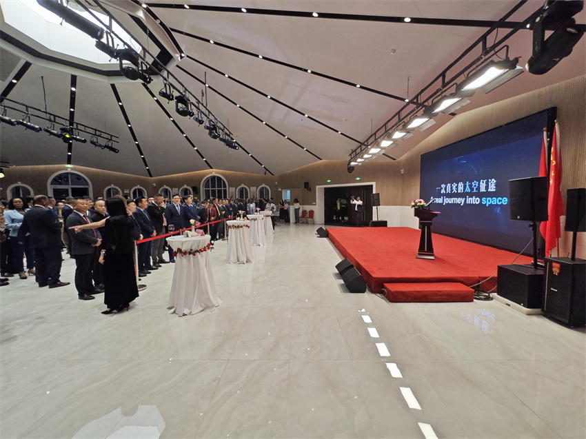 Trailer do filme “Shen Zhou 13” é exibido em recepção da Embaixada da China em Angola pelo Dia Nacional