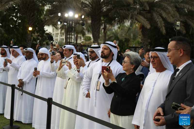Veículo voador chinês realiza demonstração nos Emirados Árabes Unidos