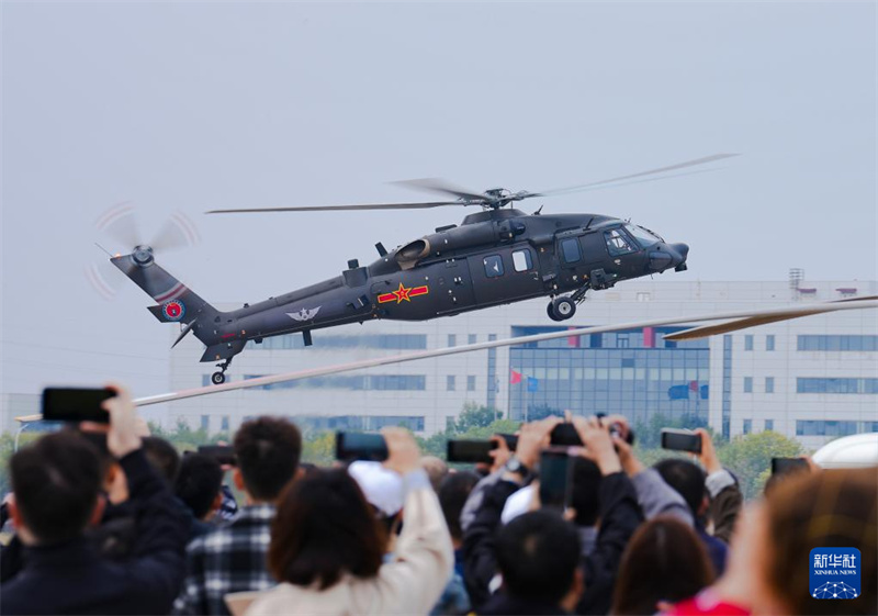 Equipamentos do Exército em exibição na 7ª Exposição Internacional de Helicópteros de Tianjin