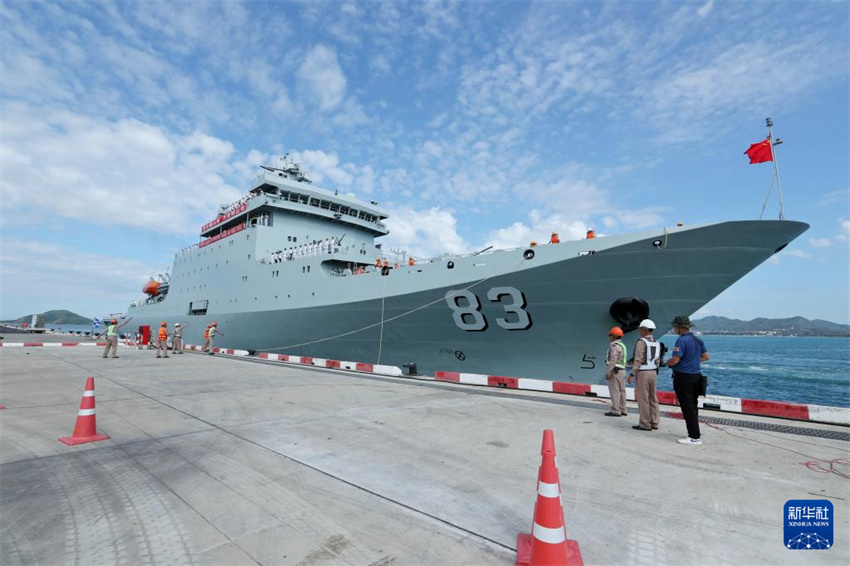 Navios da Marinha do Exército de Libertação Popular da China chegam à Tailândia para visita de cortesia