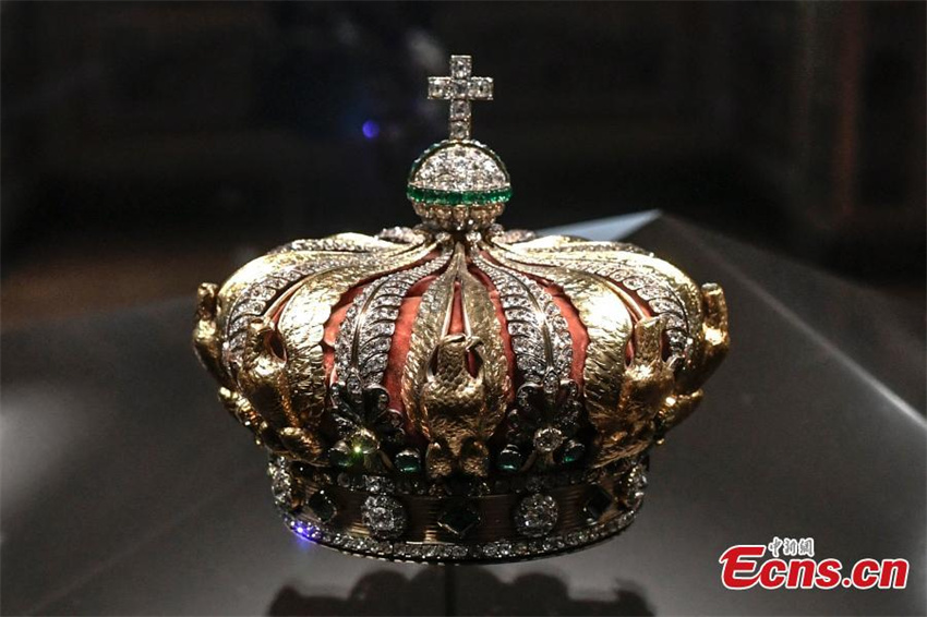 O que foi roubado do Louvre?