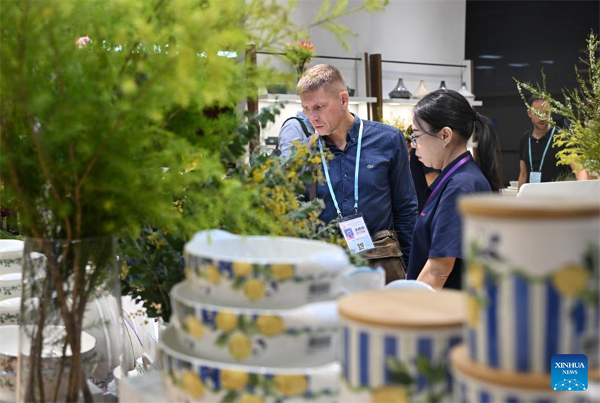 Feira de Cantão atrai número recorde de compradores globais