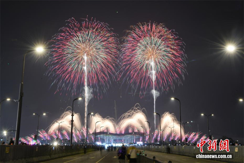 Galeria: Seis países participam do Festival de Fogos de Artifício de Liuyang, Hunan