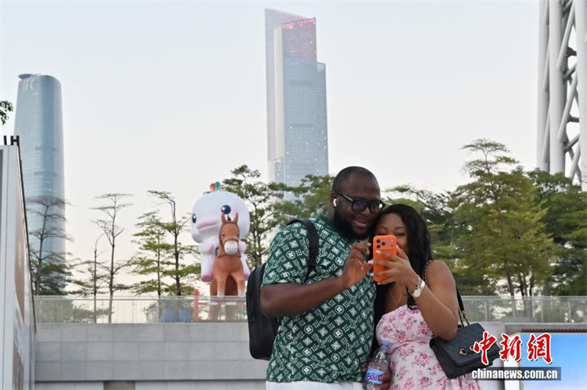 Galeria: Mascotes da 15ª edição dos Jogos Nacionais e Jogos Olímpicos Especiais para Deficientes instaladas nas ruas de Guangzhou