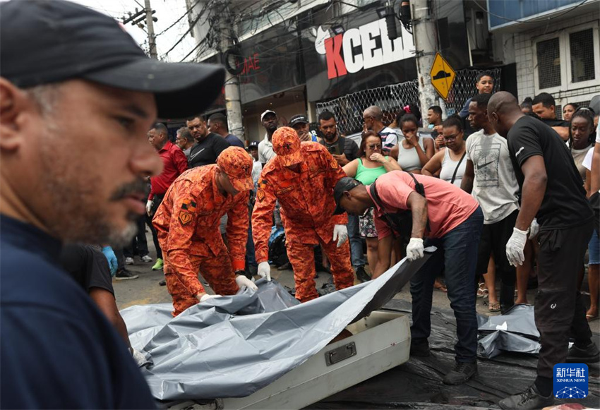Operação policial no Rio de Janeiro resulta na morte de 121 pessoas