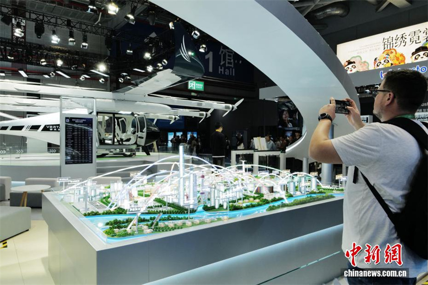 Galeria: produtos da economia de baixa altitude em exposição em Shanghai