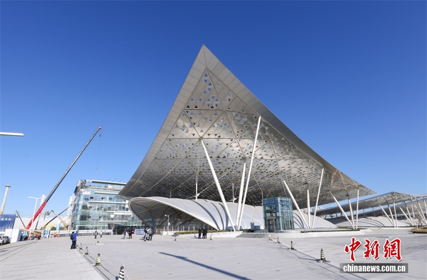 Estação do Centro Administrativo Municipal de Beijing prestes a ser inaugurada