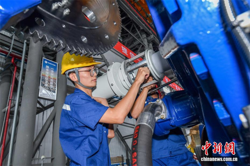 Visita à maior base de produção de pás de turbinas eólicas do mundo em Hainan