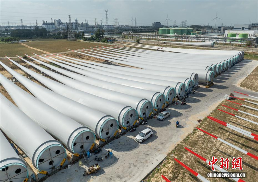 Visita à maior base de produção de pás de turbinas eólicas do mundo em Hainan
