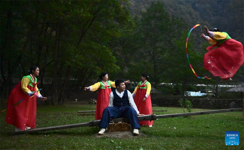 Rodovia nacional G331 da China traz vitalidade à região