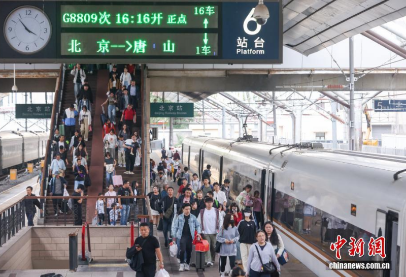 China registra número recorde de viagens ferroviárias de passageiros entre janeiro e outubro