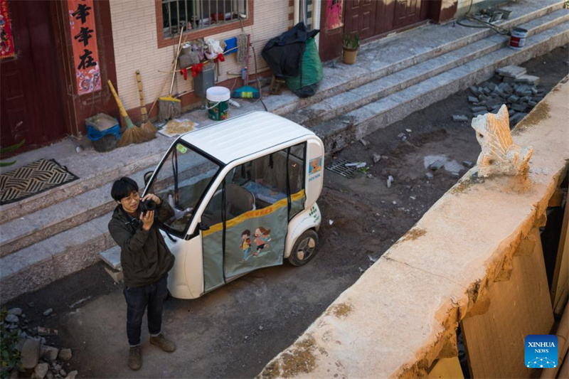 Jovem herdeira revive antiga arte de gatos guardiões no sudoeste da China