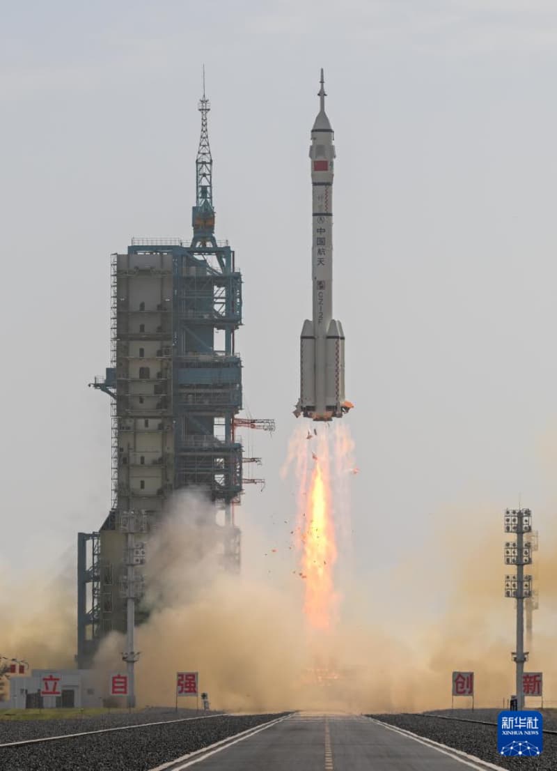China lança nave espacial Shenzhou-22