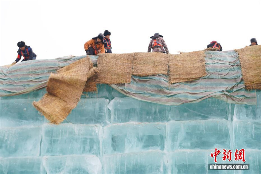27º Harbin Ice and Snow World arranca com a utilização de 200 mil metros cúbicos de gelo armazenado