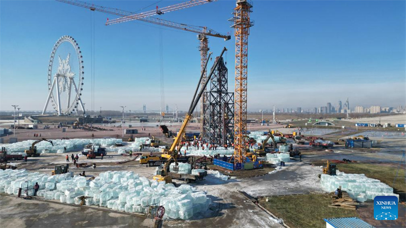 Construção de gelo foi iniciada no maior parque de gelo e neve do mundo