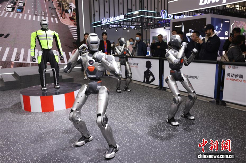 Exposição Mundial de Manufatura Inteligente de 2025 inaugurada em Nanjing com infinidade de robôs