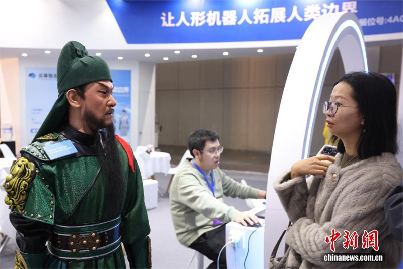 Exposição Mundial de Manufatura Inteligente de 2025 inaugurada em Nanjing com infinidade de robôs