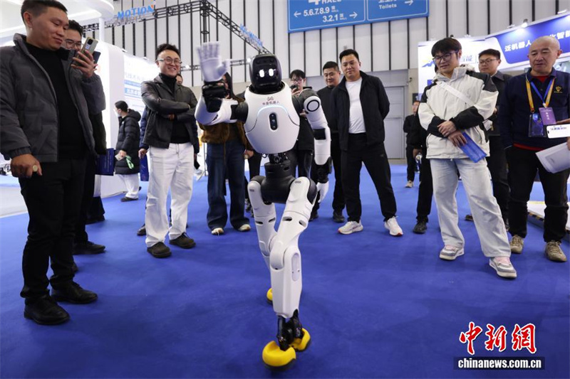 Exposição Mundial de Manufatura Inteligente de 2025 inaugurada em Nanjing com infinidade de robôs