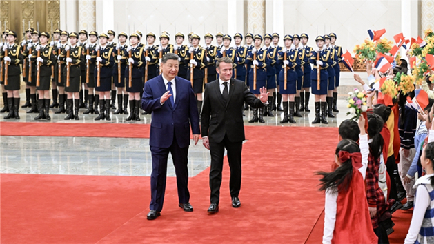 Xi Jinping mantém conversas com Macron e pede maior cooperação em múltiplas áreas