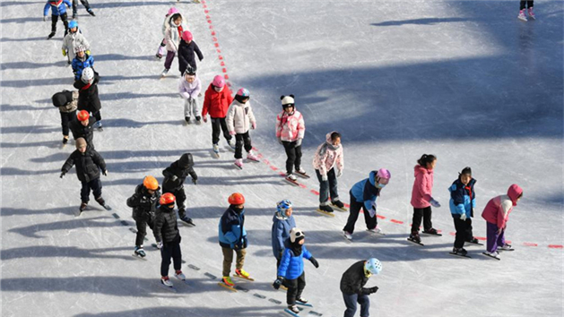 Heilongjiang leva esportes de gelo e neve para ambiente escolar