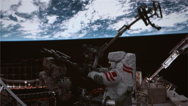 Astronautas da missão Shenzhou-21 concluem primeira série de atividades extraveiculares em órbita