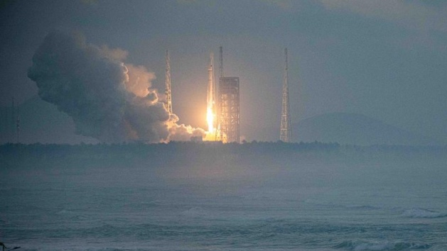 China lança novo grupo de satélites de internet