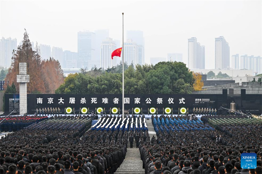 China realiza cerimônia memorial nacional pelas vítimas do Massacre de Nanjing, pedindo que a história seja lembrada
