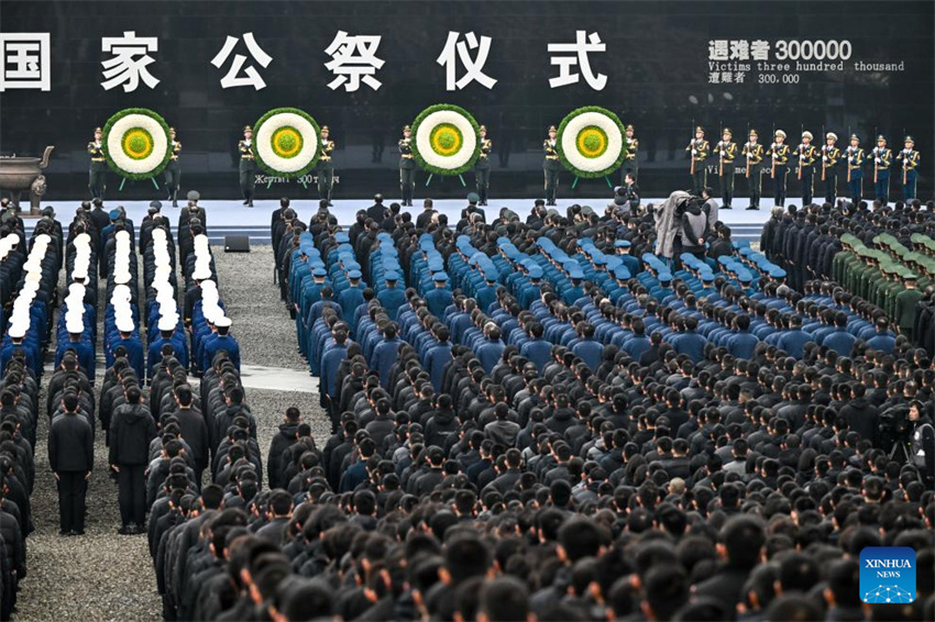 China realiza cerimônia memorial nacional pelas vítimas do Massacre de Nanjing, pedindo que a história seja lembrada