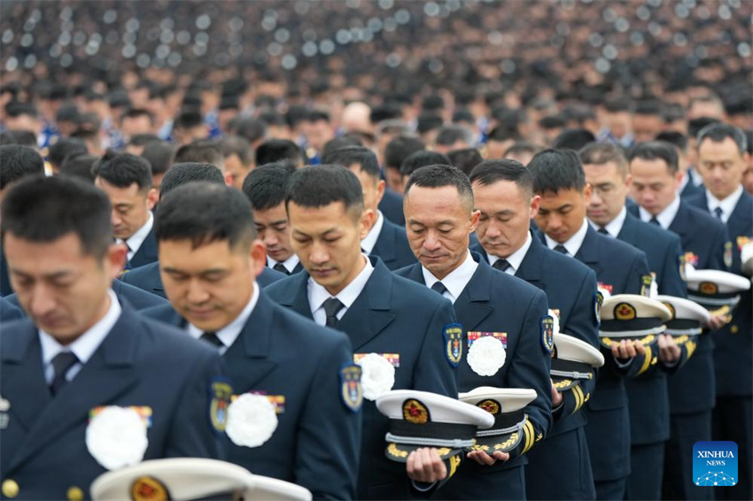 China realiza cerimônia memorial nacional pelas vítimas do Massacre de Nanjing, pedindo que a história seja lembrada