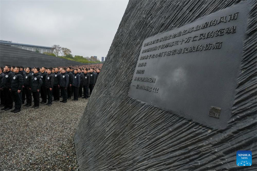 China realiza cerimônia memorial nacional pelas vítimas do Massacre de Nanjing, pedindo que a história seja lembrada