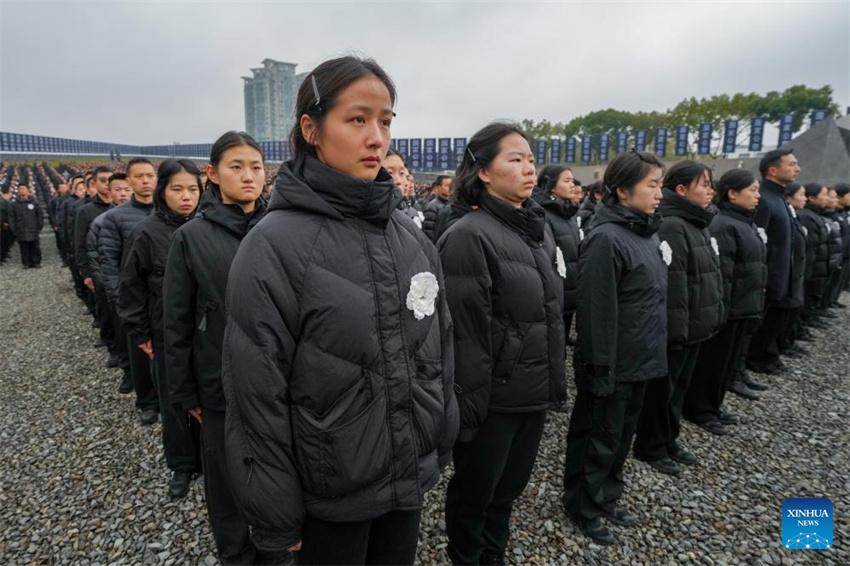 China realiza cerimônia memorial nacional pelas vítimas do Massacre de Nanjing, pedindo que a história seja lembrada