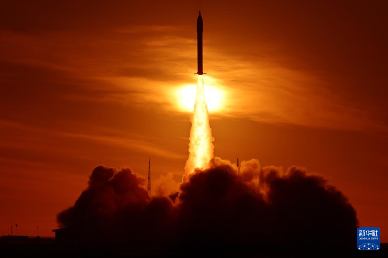 Foguete chinês Kuaizhou-11 lança nave comercial para experimentos espaciais