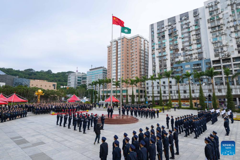 RAEM realiza hasteamento de bandeira e recepção para celebrar 26º aniversário do retorno à pátria