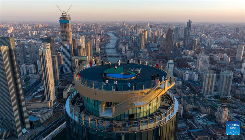 Recém-inaugurado mirante oferece vista panorâmica da cidade de Tianjin
