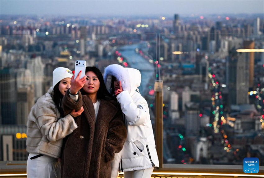 Recém-inaugurado mirante oferece vista panorâmica da cidade de Tianjin