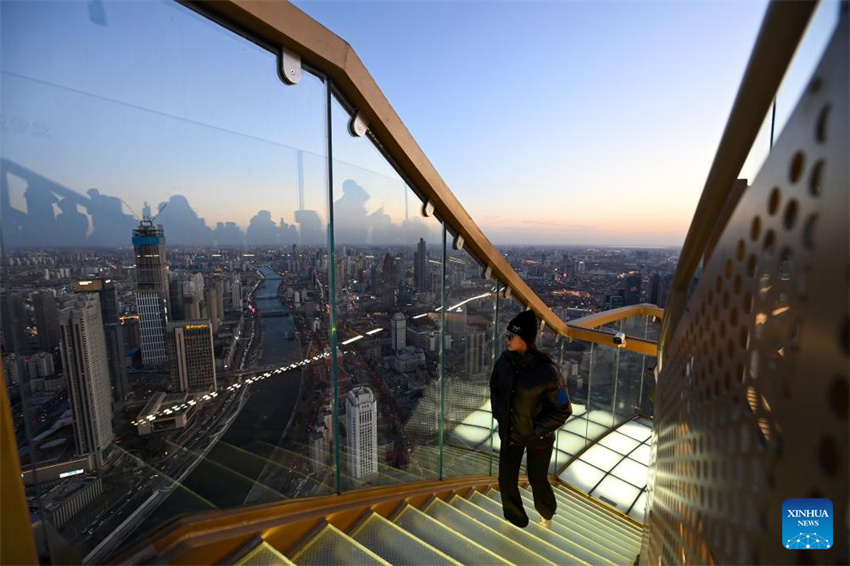 Recém-inaugurado mirante oferece vista panorâmica da cidade de Tianjin