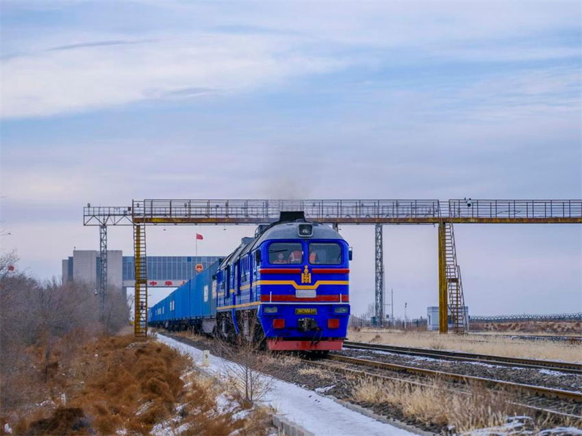 Porto fronteiriço entre China e Mongólia registra aumento no tráfego transfronteiriço