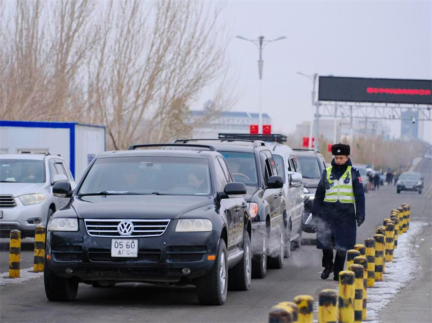 Porto fronteiriço entre China e Mongólia registra aumento no tráfego transfronteiriço