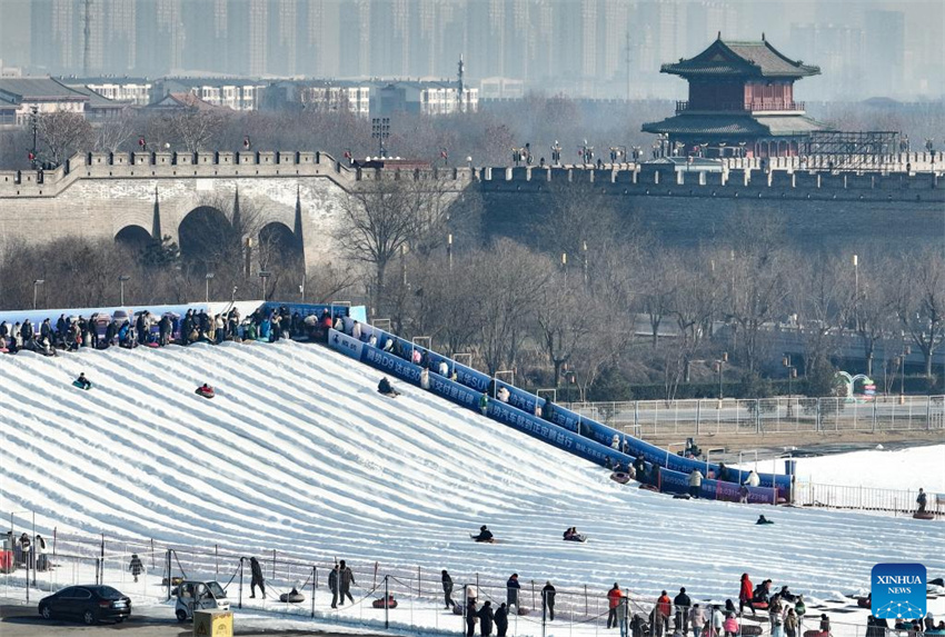 Galeria: pessoas aproveitam tempo de lazer de inverno em toda a China