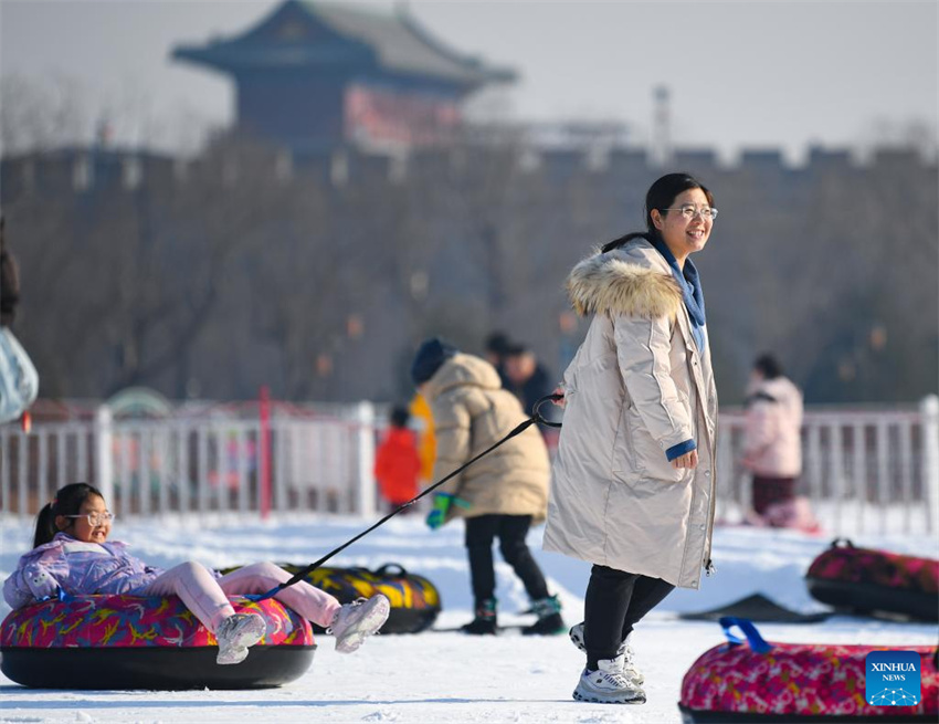 Galeria: pessoas aproveitam tempo de lazer de inverno em toda a China