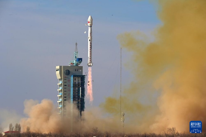 China lança novo satélite
