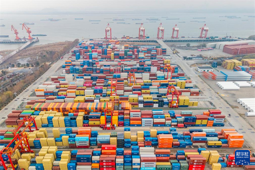 Portos ao longo do rio Yangtze lideram movimentação de carga entre vias navegáveis interiores do mundo