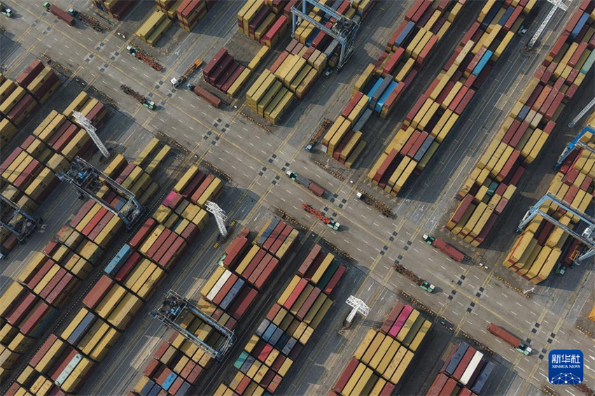 Porto de Ningbo-Zhoushan torna-se primeiro porto do mundo com movimentação anual de carga superior a 1,4 bilhão de toneladas