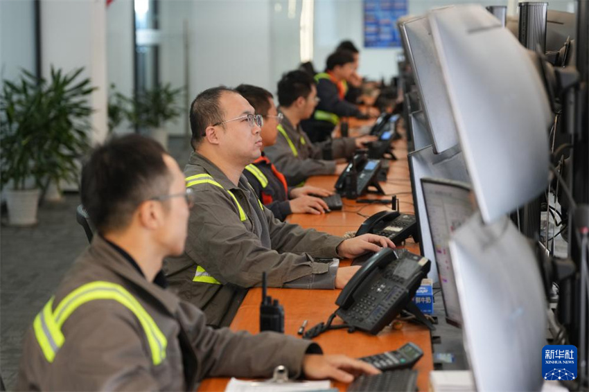 Porto de Ningbo-Zhoushan torna-se primeiro porto do mundo com movimentação anual de carga superior a 1,4 bilhão de toneladas