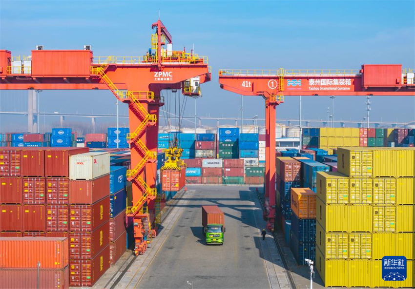 Comércio exterior da China bate recorde em 2025 e mantém crescimento por nove anos consecutivos