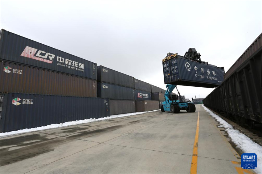 Comércio exterior da China bate recorde em 2025 e mantém crescimento por nove anos consecutivos